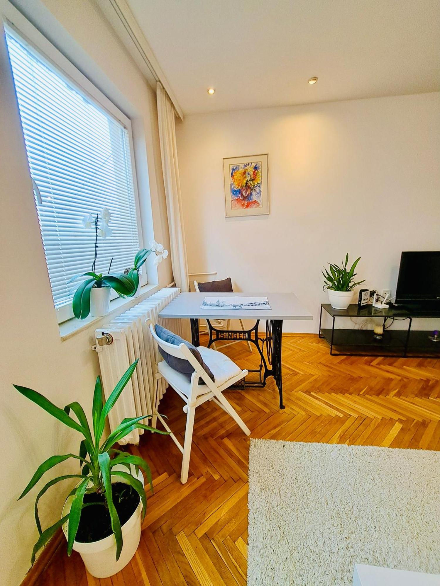 Uma- Urban Mini Apartment Skopje Eksteriør bilde